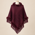 Cape Hiver Chic présentée sur mannequin, fond beige