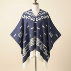 Poncho Homme Rancho – coloris Bleu marine, présenté sur mannequin couture