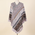 Poncho Yourte Douce – coloris Gris, présenté sur mannequin couture